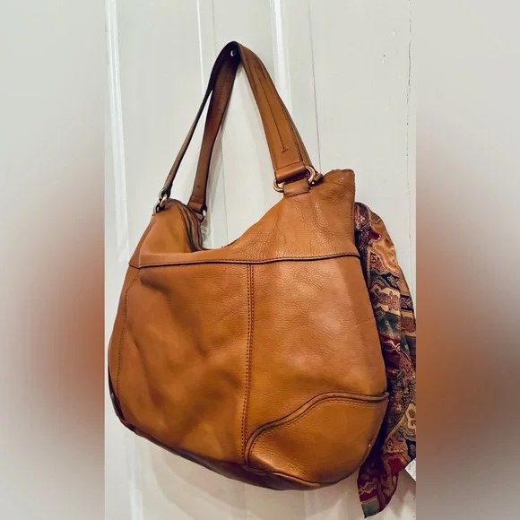 Ralph Lauren Leather Shoulder Bag & Ralph Lauren silk scarf paisley. GUC - Picture 4 of 9